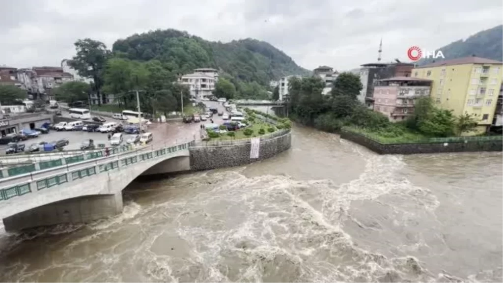 Samsun’da Sağanak Yağış Taşkınlıklara Neden Oldu