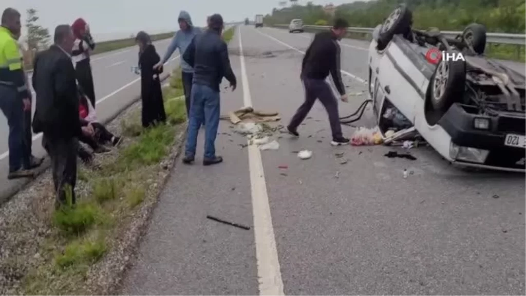 Sinop’ta otomobil takla attı: 2 yaralı