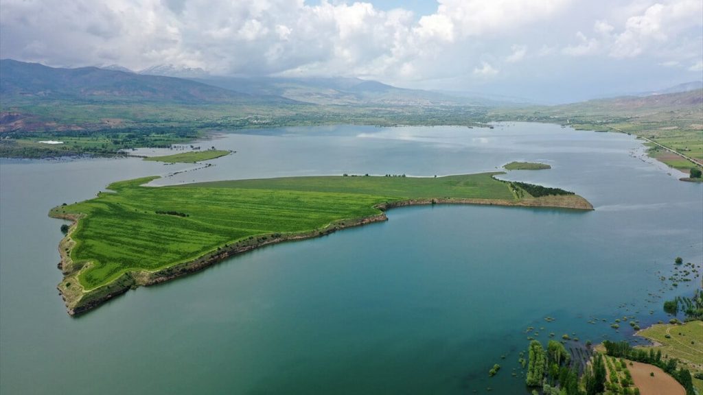 Sivas’ta Kılıçkaya Barajı doldu: Piknik alanı ve sosyal tesisleri su bastı