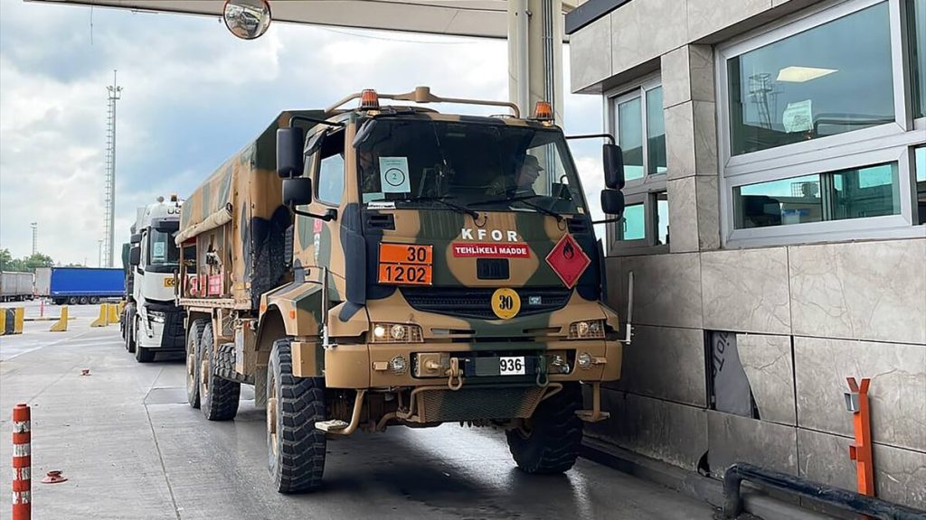 Türk komandolarının araçları Kosova’ya gönderildi