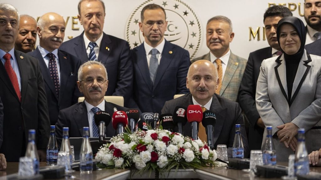 Ulaştırma Bakanlığı’nda görev teslimi yapıldı