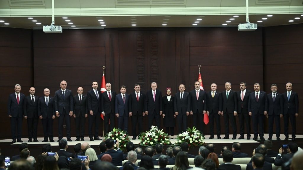 Yeni kabinenin en genç ve en yaşlı üyeleri