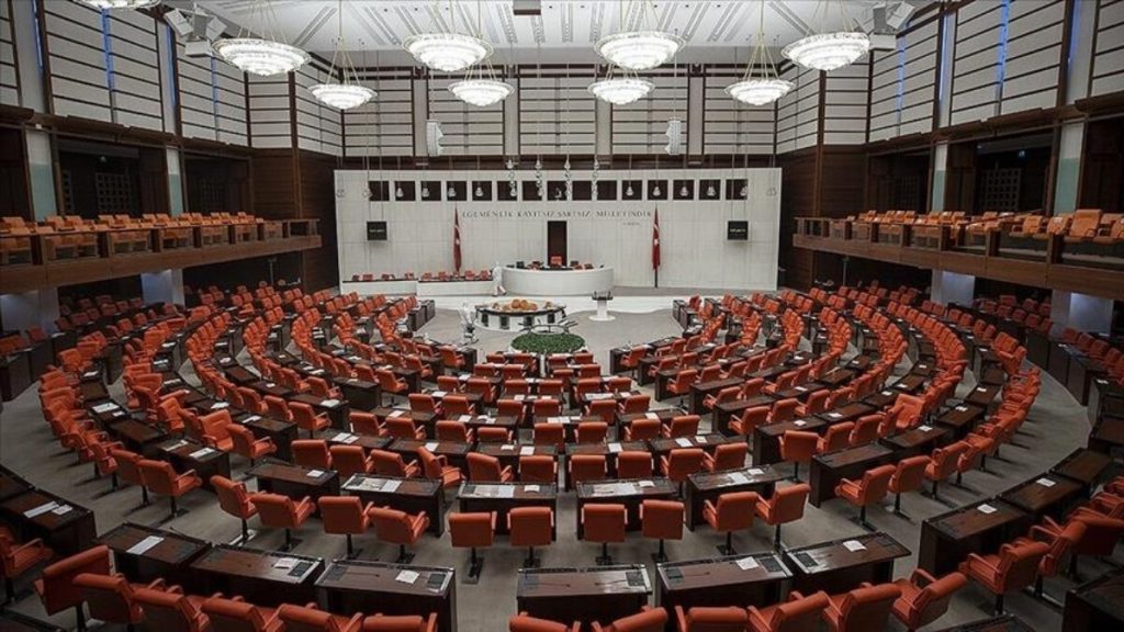 Yeni yasama dönemi yoğun gündemle başlayacak