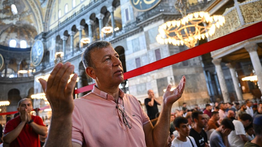 15 Temmuz şehitleri Ayasofya’da dualarla anıldı