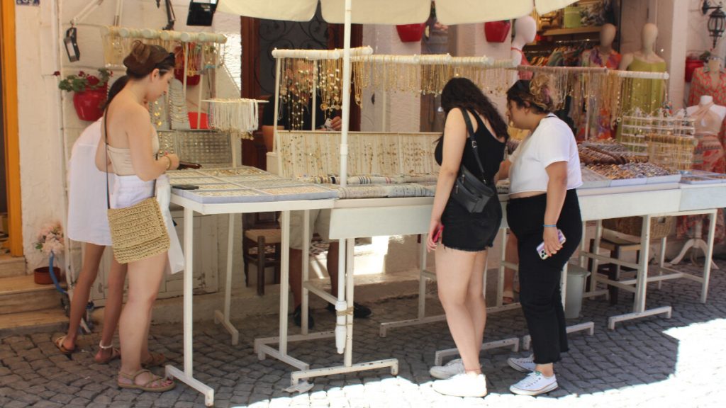 Alaçatı nüfusu bayramda 1 milyonu aştı