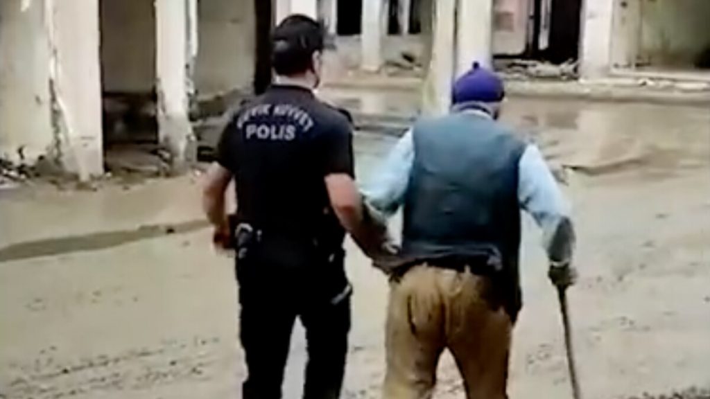 Ali Yerlikaya paylaştı: Türk polisi en zor şartlarda görevinin başında