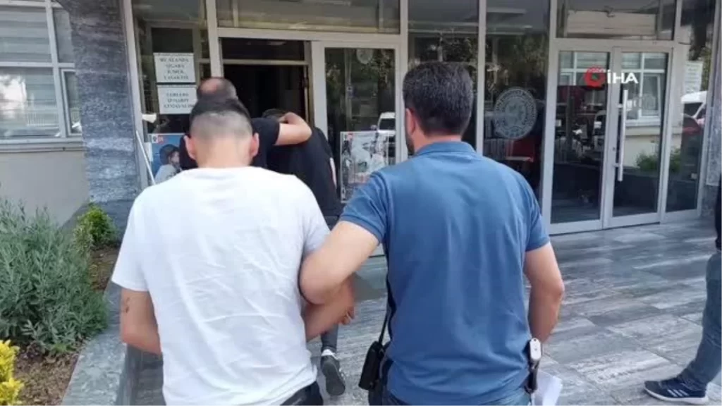 Anahtarını kopyalayıp çaldıkları aracı sattılar: 5 gözaltı