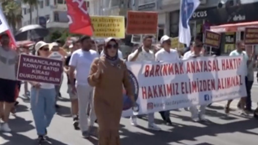 Antalya’da kiracılardan yüksek kira protestosu
