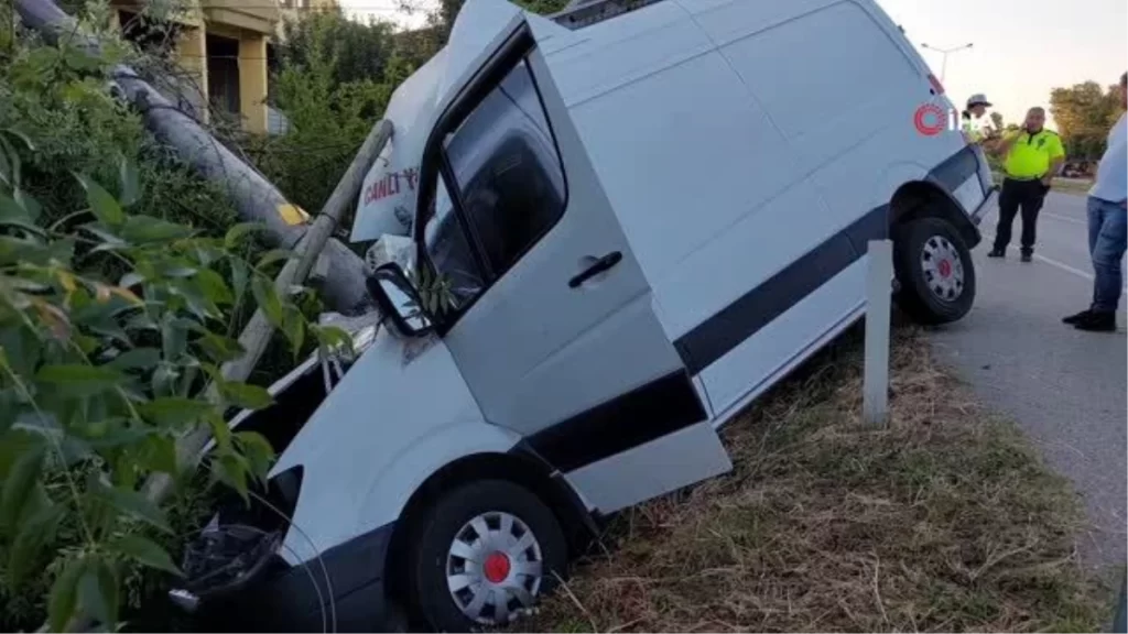 Canlı yayın aracı kaza yaptı: 2 ölü, 1 yaralı