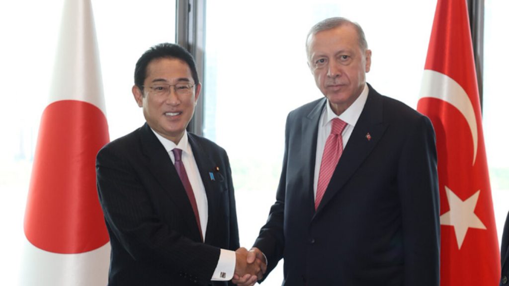 Cumhurbaşkanı Erdoğan, Japonya Başbakanı ile görüştü