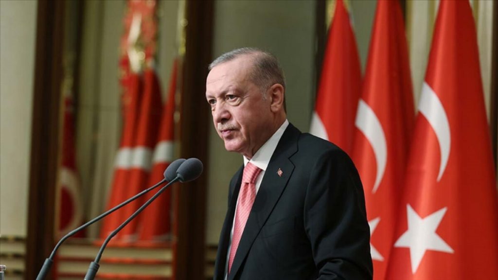 Cumhurbaşkanı Erdoğan, Özgür Özel’den 50 bin lira manevi tazminat kazandı