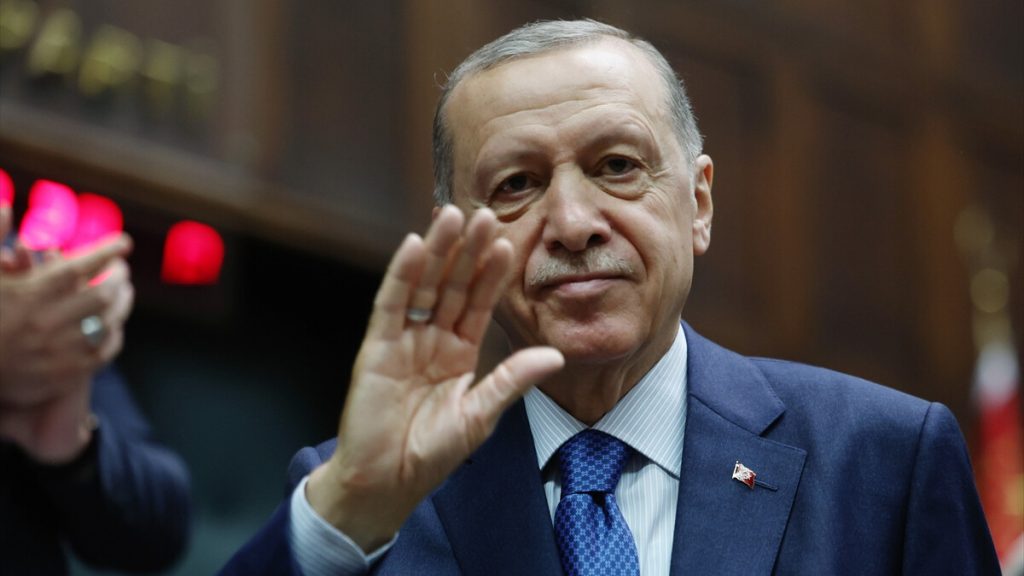 Cumhurbaşkanı Erdoğan’dan depremzede lise öğrencilerine ek kontenjan müjdesi