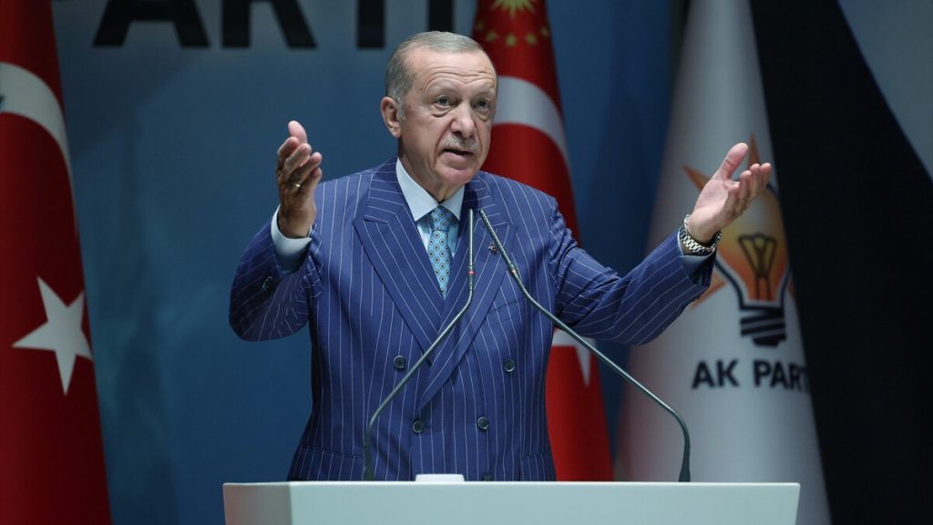 Cumhurbaşkanı Erdoğan’dan muhalefete: Deprem turistleri bölgeyi terk etti