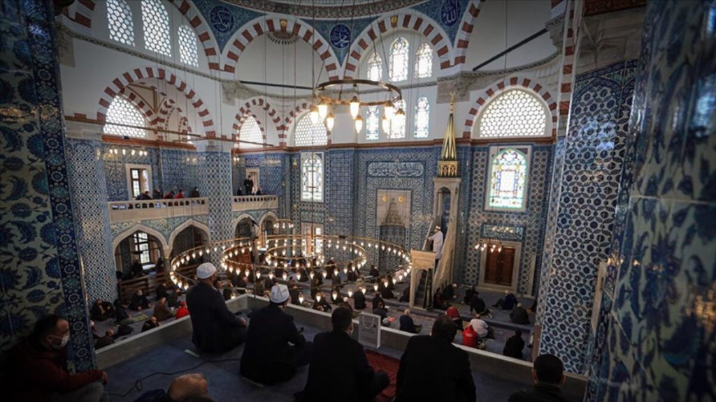 Diyanet’ten aile kavramını içeren hutbe: Evliliklerimiz kolay olsun