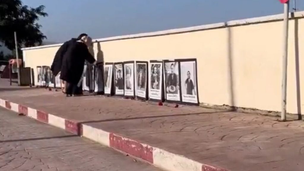 Fahrettin Koca deprem bölgesinde öğrencilerin duygu dolu mezuniyetini paylaştı