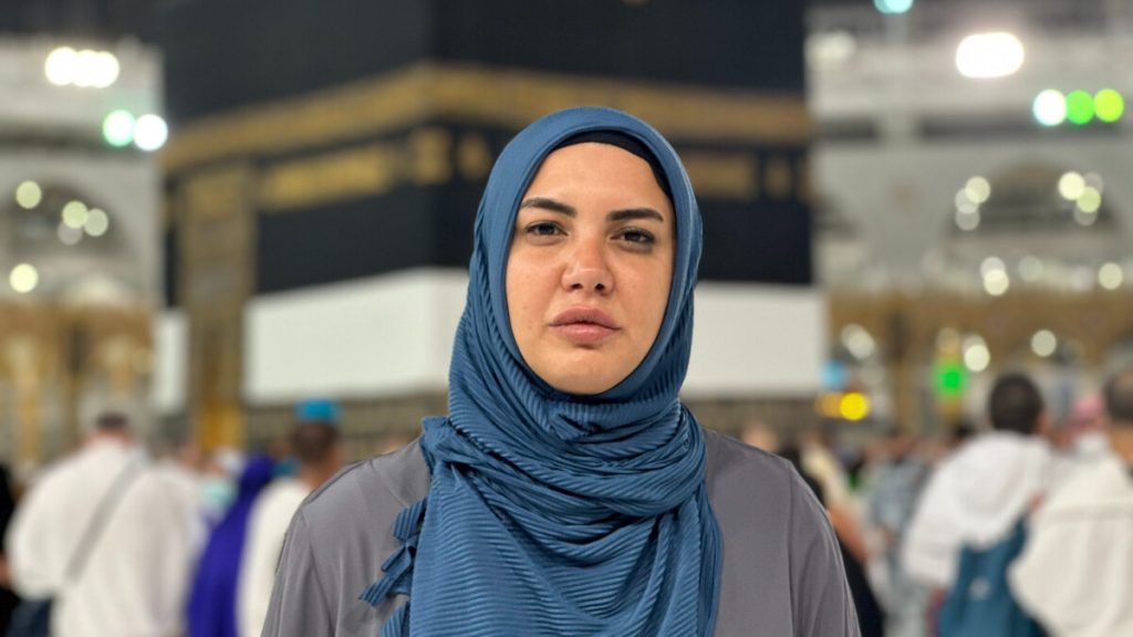 Fulya Öztürk umreye gitti: Rabbim bana da nasip etti