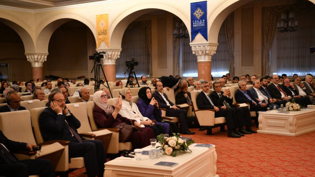 İDE Akademi mezuniyet töreni düzenlendi