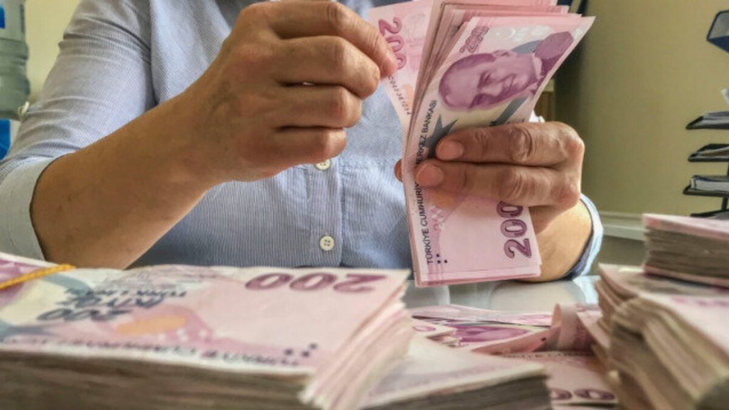İşçilerin ilave tediye ödemelerinin ilk yarısı yatırılmaya başlandı