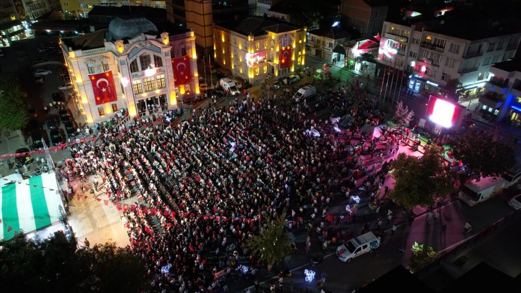 Meydanlarda 15 Temmuz’u anma etkinlikleri