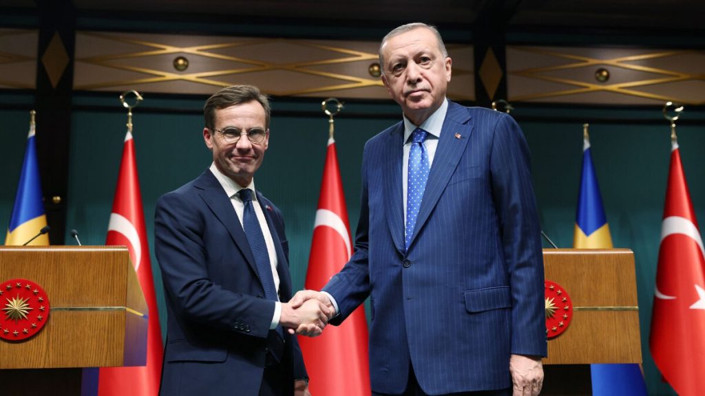 NATO Liderler Zirvesi’nde kritik görüşme