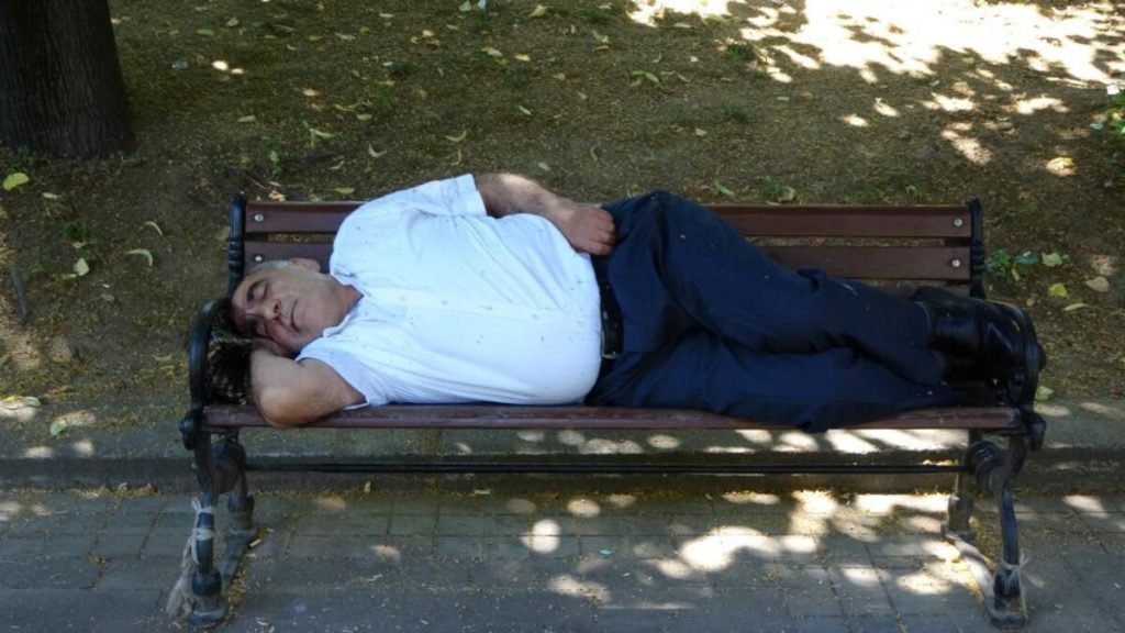 Sıcak hava İstanbulluları bunalttı