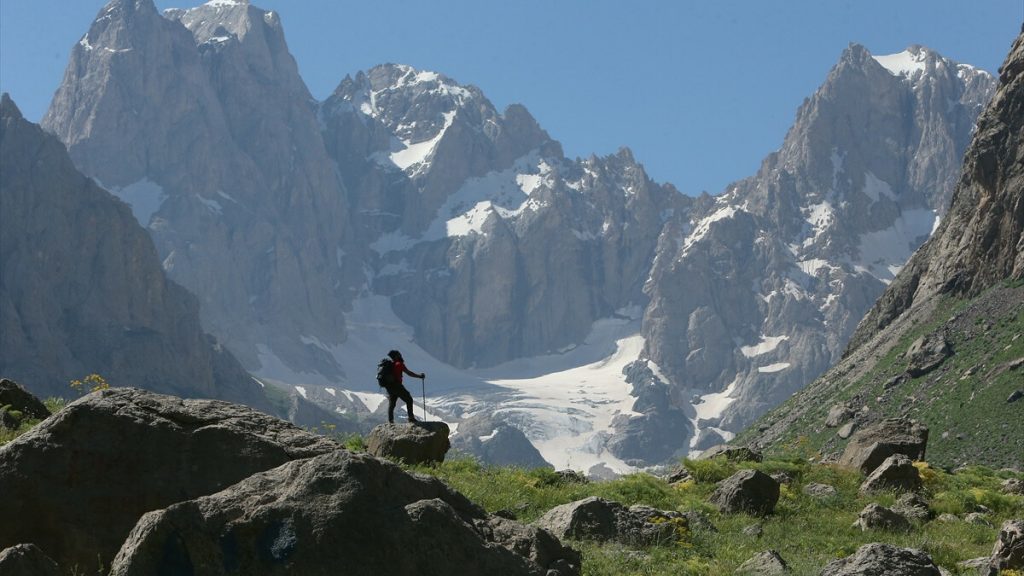 Terörden temizlenen Hakkari’nin dağlarında artık turizm faaliyetleri yapılıyor