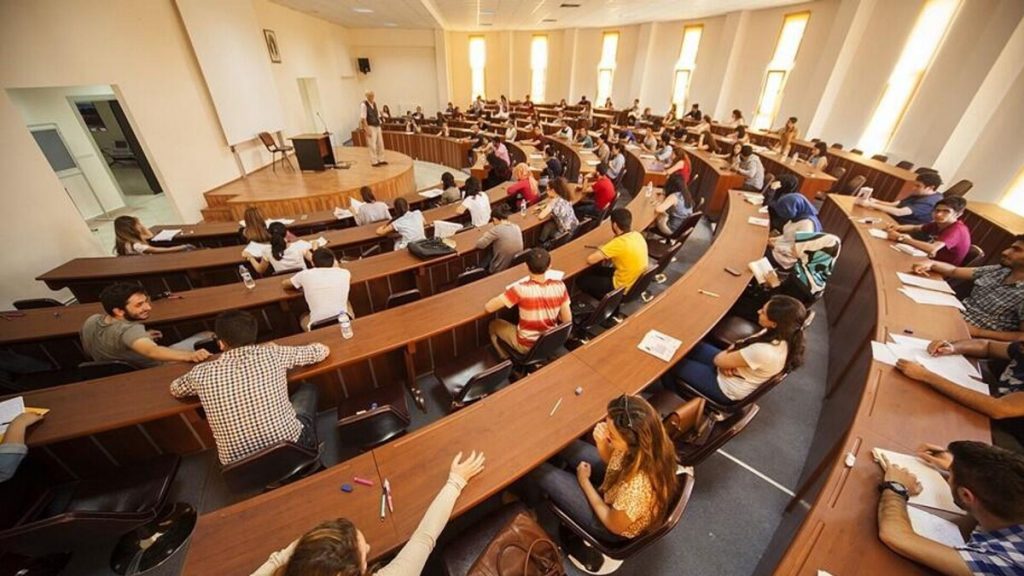 ‘Üniversite harçları geri geldi’ dedikodusu sosyal medyanın yalanı çıktı