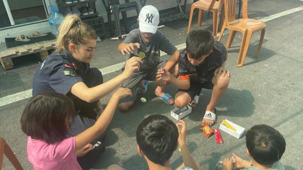 Malatya’da jandarma depremzede çocuklarla bir araya geldi